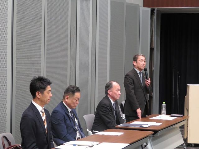 【3月18日(火)】
 
たばこ産業政策議員連盟総会に参加しました。
大串会長からあいさつ後、立憲民主党の野田佳彦代表が顧問に追加される役員人事の確認が行われました。
続いて、全日本たばこ産業労働組合の松山委員長が挨拶され、日本たばこ産業の近況や春闘についての話がありました。その後、全日本たばこ産業労働組合から国内たばこ産業を取り巻く現状について説明いただき、意見交換を行いました。
たばこ産業に関わる皆さまが抱える課題に向き合い、取り組んでまいります。

#小沢まさひと
#参議院議員
#立憲民主党
#jp労組
#全日本たばこ産業労働組合