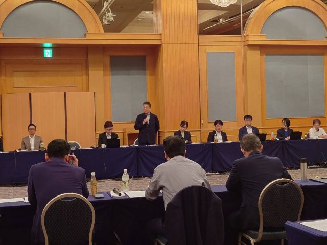 【9月3日(水)】

ＪＰ労組地方本部四役会議の冒頭あいさつをさせて頂きました。沖縄大会で組織内候補として擁立から2年、「未来づくり集会」参加をはじめ、参議院選挙時の絶大なるご支援に対しお礼を申し上げました。
少数与党に対してしっかりとした論戦を挑み、国民から支持される様に頑張って参ります。

#小沢まさひと 
#参議院議員 
#立憲民主党 
#jp労組 
#日本郵政グループ