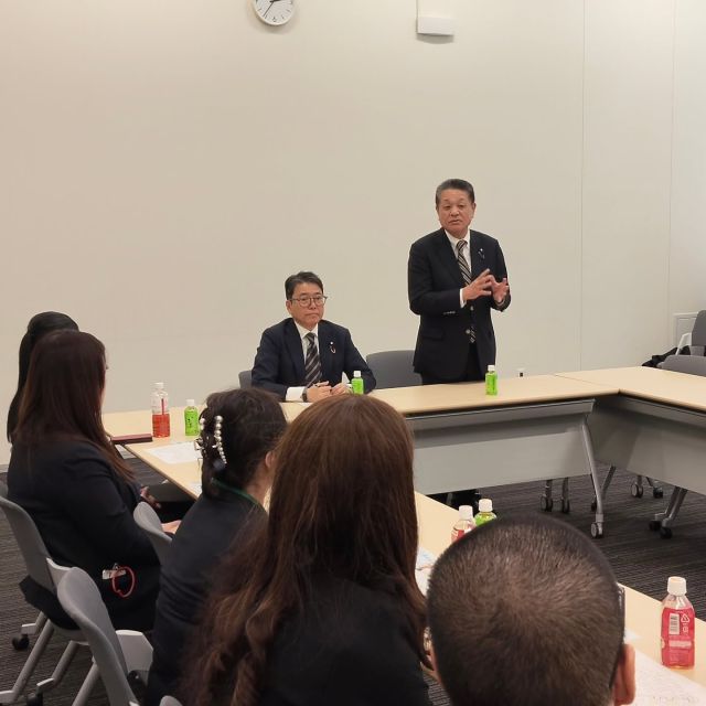 2月20日、国会見学に来られたJP労組北陸地方本部の皆様と。

#JP労組
#参議院選挙
#立憲民主党 
#山梨県甲府市