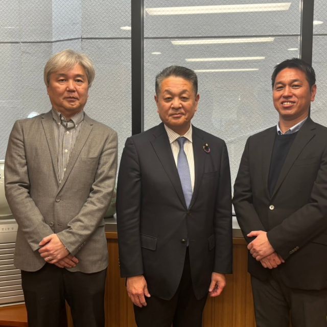 【3月17日（火）】

立憲民主党企業・団体交流委員会の要請により、連合加盟産別へ「春闘激励」訪問を行っております。
私も全たばこさんを訪問させていただきました。

#小沢まさひと
#立憲民主党
#jp労組
#春闘
#参議院