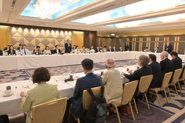 【5月28日（木）】

立憲民主・中道・公明の3党と日本弁護士連合会（日弁連）・日本弁護士政治連盟（弁政連）執行部との朝食懇談会に出席しました。再審法改正や地域の活性化と法的サービス等について活発な意見交換が行われました。

#小沢まさひと
#参議院憲法審査会
#jp労組
#再審法
#日弁連