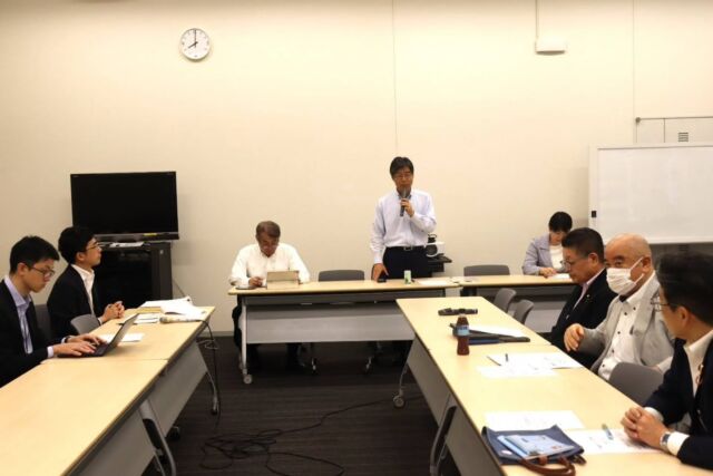 【7月15日（水）】　

三党合同総務部会（田嶋要座長）に出席しました。「情報流通プラットフォーム対処法１年の施行状況と課題」について総務省よりヒアリング。
昨年３月の予算委員会で「情報流通プラットフォー厶対処法」について村上総務大臣に質問をさせていただきました。対処法について施行状況と課題について部落解放同盟の赤井隆史書記長よりお話を伺うことが出来、次の総務委員会一般質疑の時には改めて総務省に質問をして参ります。

#小沢まさひと
#jp労組
#情プラ法
#立憲民主党
#参議院議員